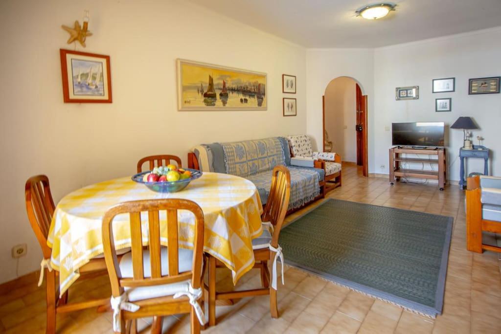 Cozy Apartment Near The Beach Portimao Exterior photo